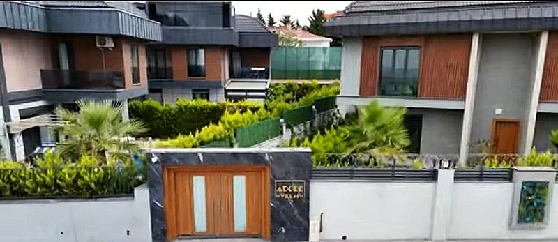 Beylikdüzü Villa Projesi · Villa giriş kapısı ve dış cephe